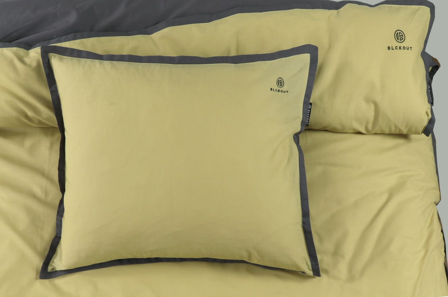 Sloop California Yellow