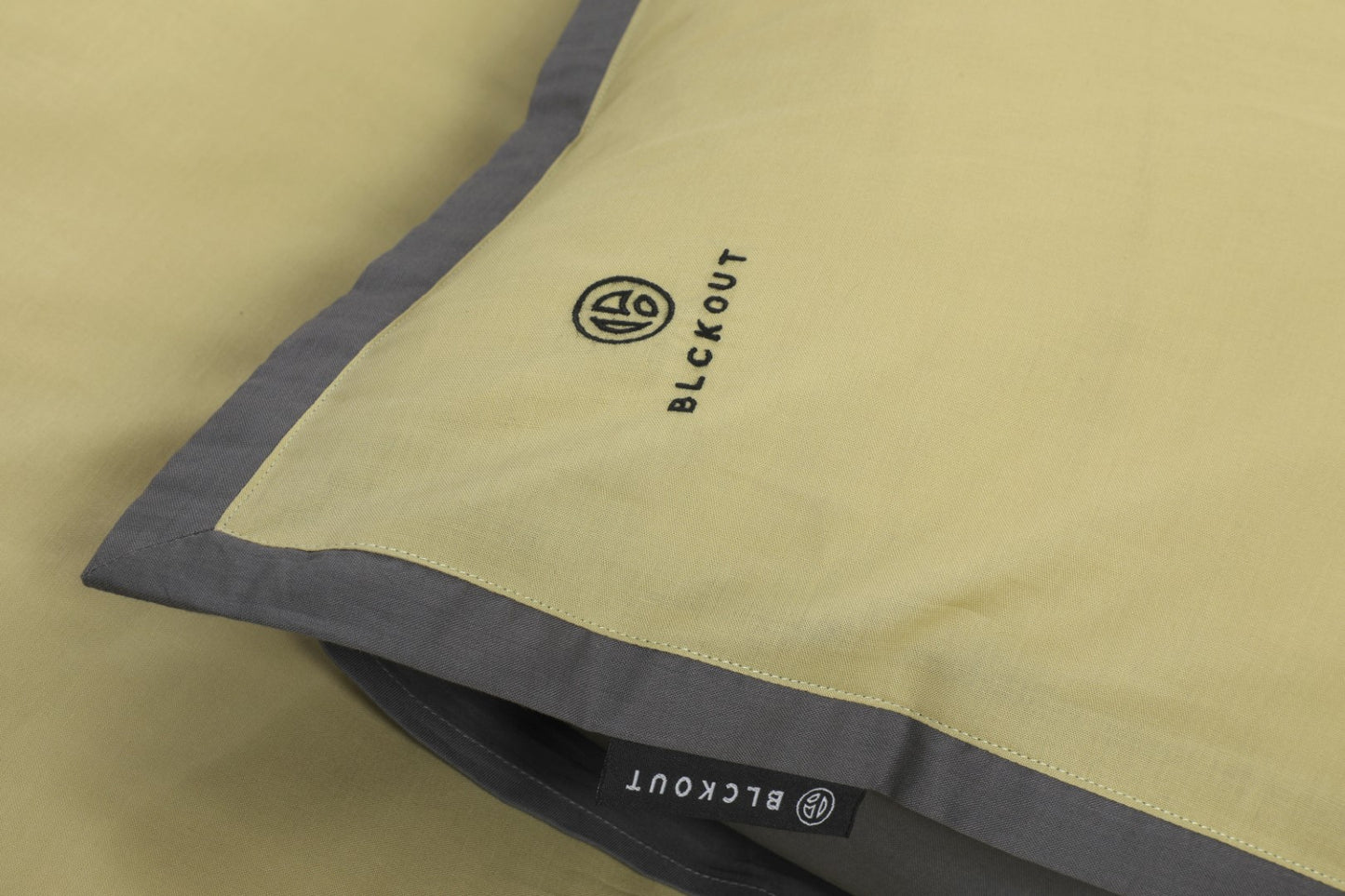 Sloop California Yellow